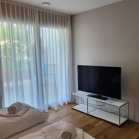 Modern 公寓 *